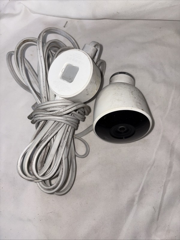 Google Nest 1st Generation A0033 White Weatherproof Night Vision Outdoor Camera gallery