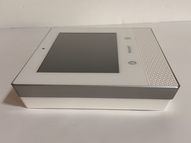 Honeywell Lyric LCP500-L Wireless Touchscreen Controller Alarm Panel gallery