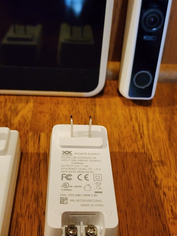 Vivint Smart Home VS-SH2000-C00 And Camera Doorbell With Power Supplies No Cable gallery