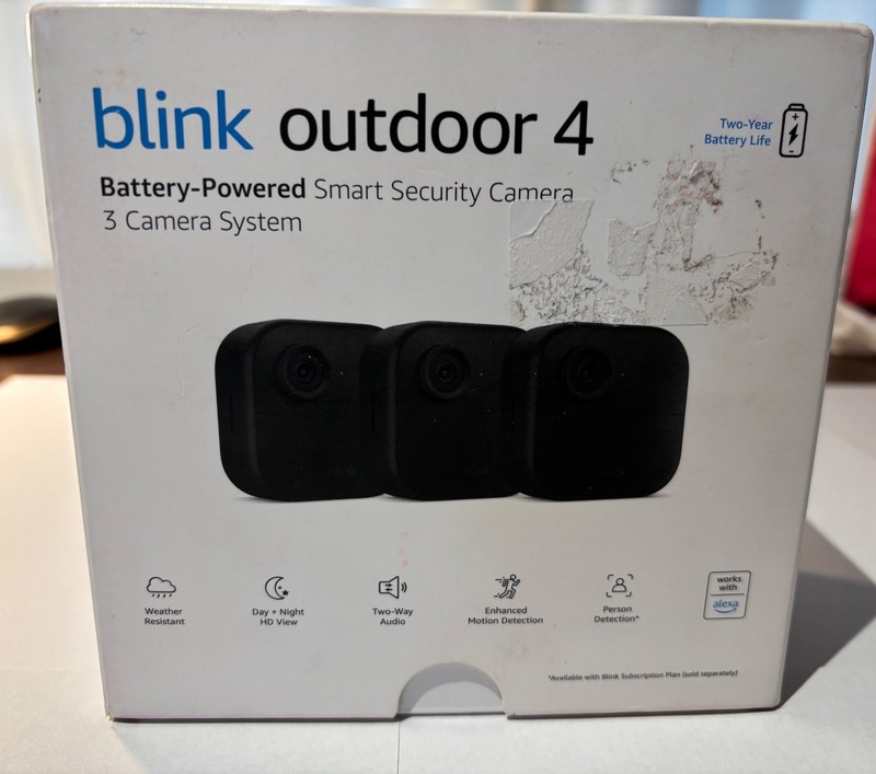 Blink Outdoor 4th Gen Battery-Powered Smart Security Camera System 3-Pack NEW